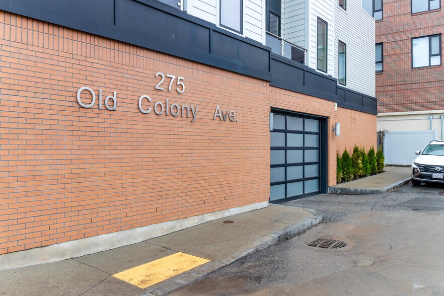 Building Photo - 275 Old Colony Ave