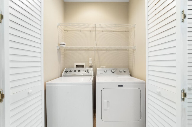 Building Photo - 1323 Vía De Pepi