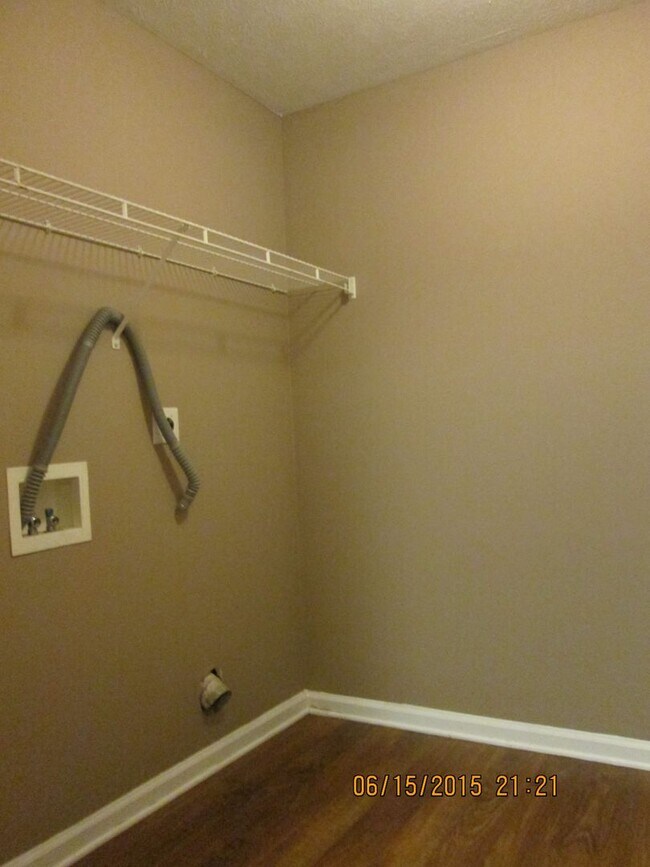 Building Photo - 6237A Dorsett Shoals
