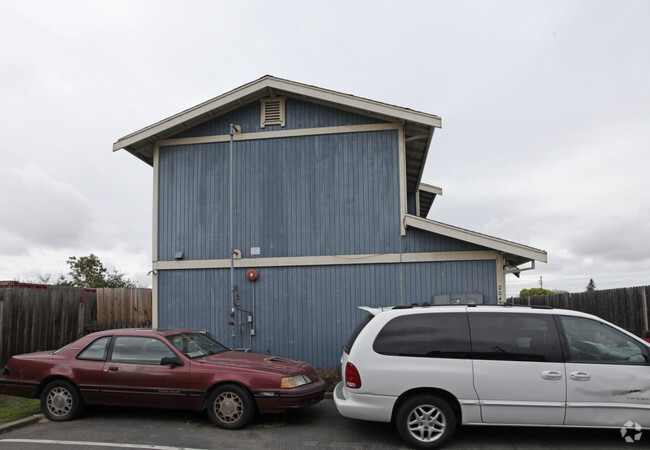 Building Photo - 20439 Meekland Ave
