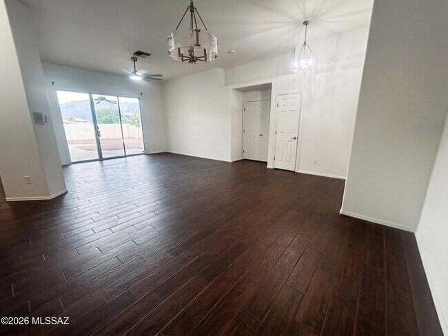 Building Photo - 12490 N Wayfarer Way