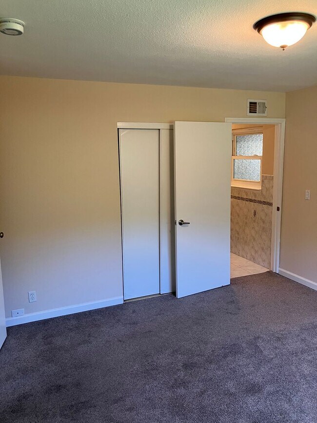 Building Photo - Nicely Updated 4-Bedroom House With Nice B...