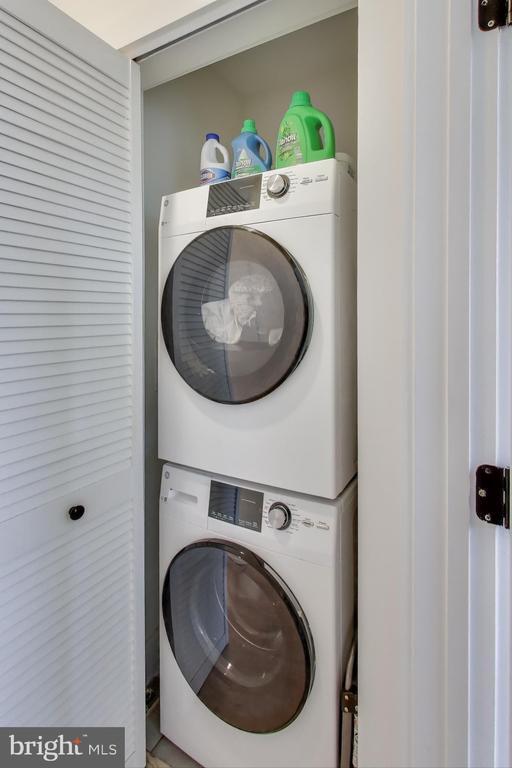 Building Photo - 1011 18th St NE