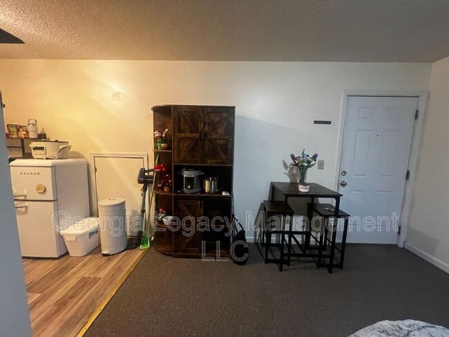 Building Photo - 35 Spring St