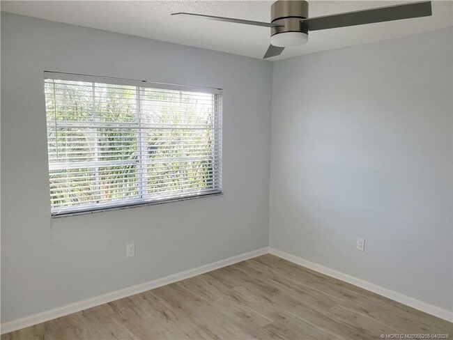 Building Photo - 3617 NW Adriatic Ln