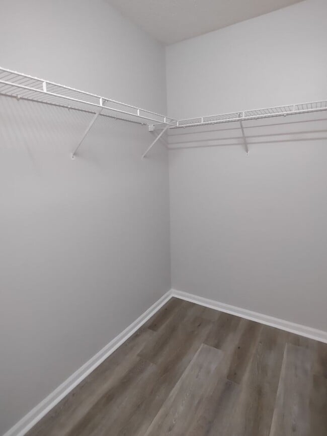 Building Photo - Beautiful Townhome in University Heights C...