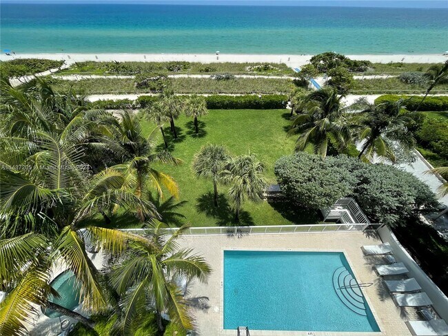 Primary Photo - 8911 Collins Ave