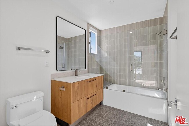 Building Photo - 2412 Eads St