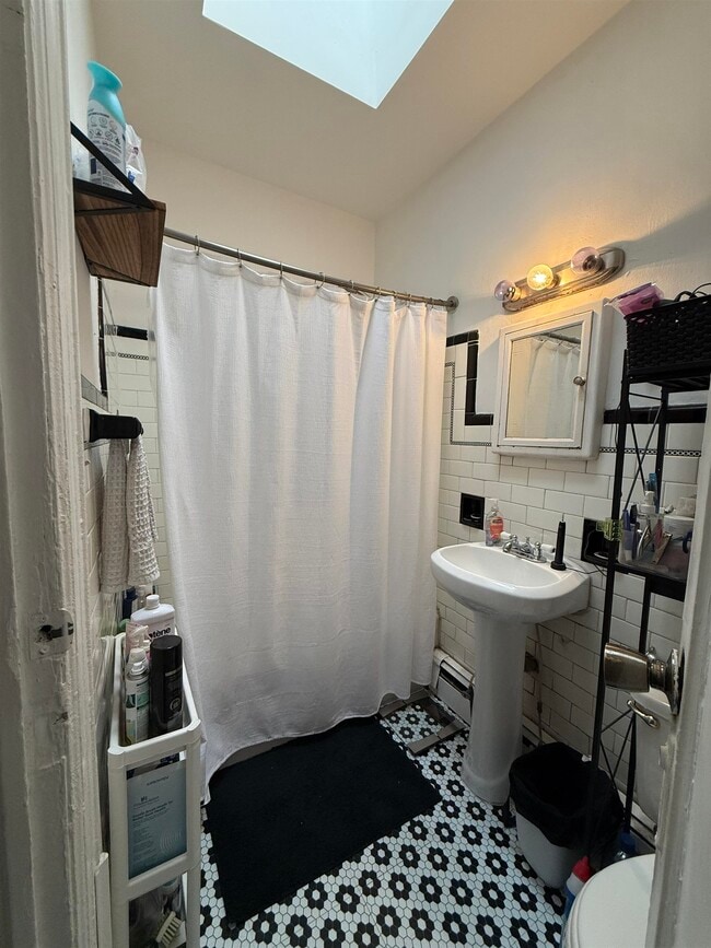 Building Photo - 114 Brunswick St