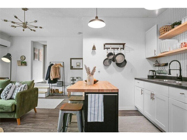 Building Photo - 4405 N Morgan Ave