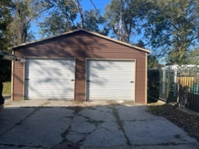 Building Photo - 1676 S Pkwy E