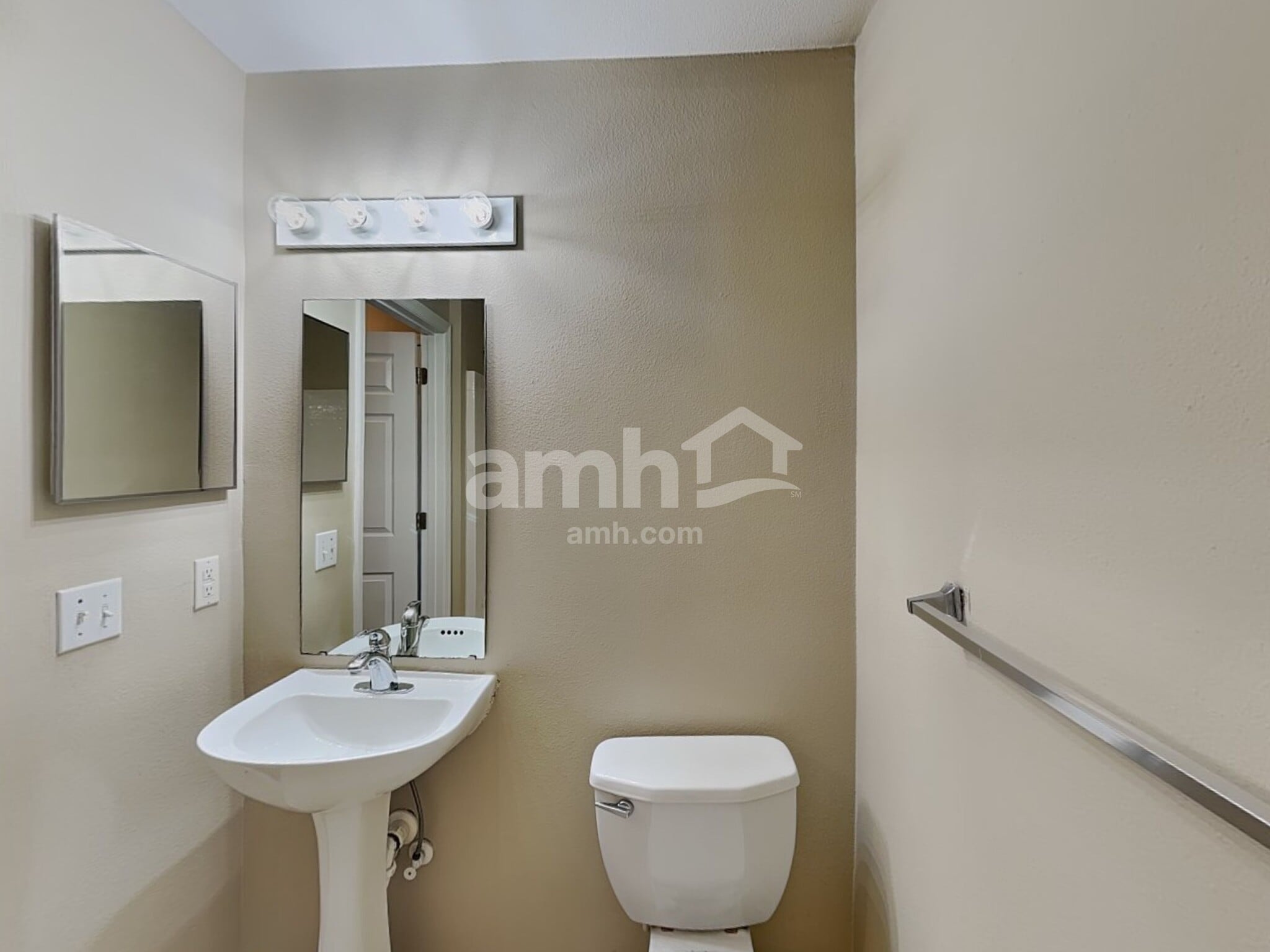 Building Photo - 13727 Gentle Woods Ave