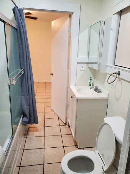 Bathroom - 409 Alturas Ave