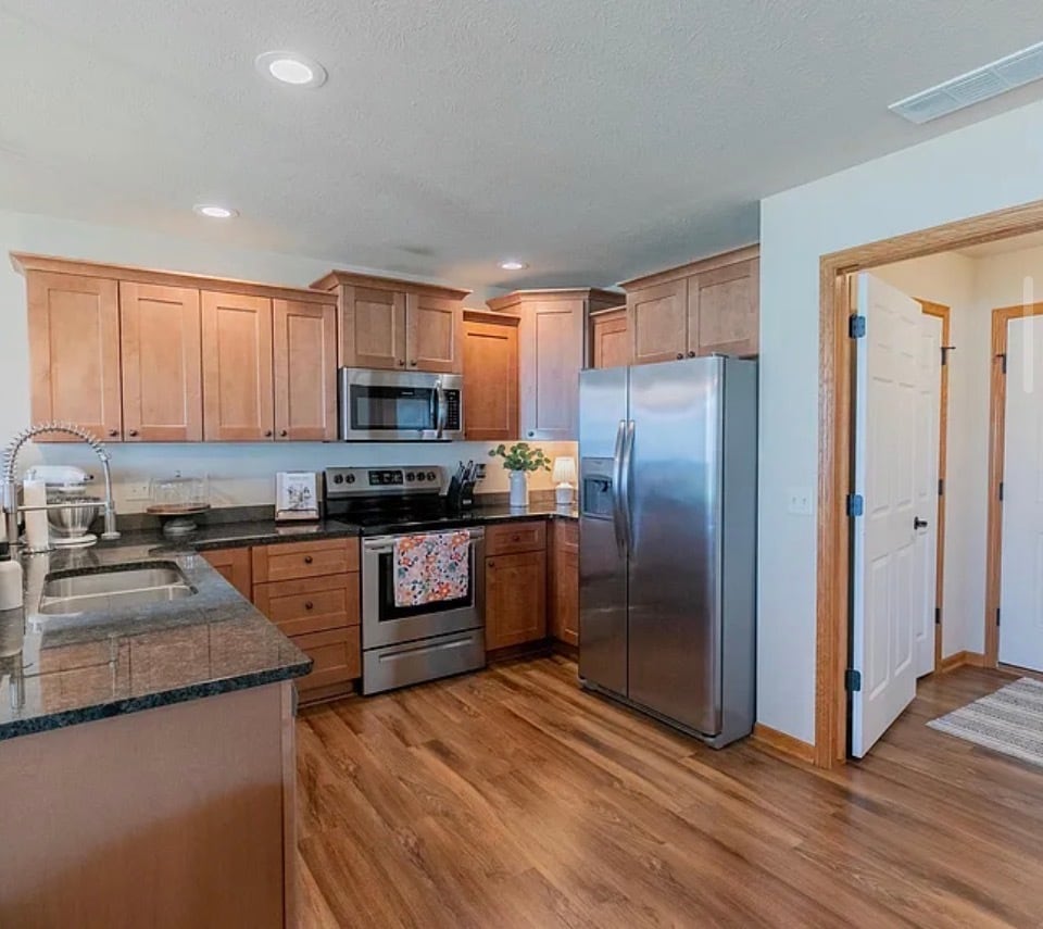 Building Photo - 8767 Ridge Hollow Dr