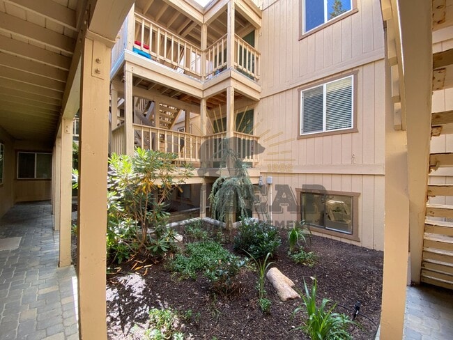 Building Photo - 1 Bedroom in Incline Village!