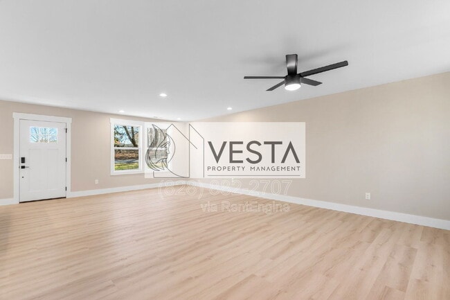 Building Photo - 9 Silent Pl