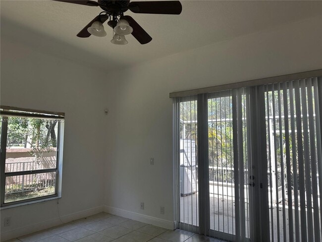 Building Photo - 10281 NW 11th Ct