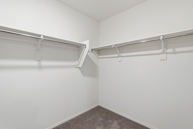 Building Photo - 4bedroom 2 bath single family home!