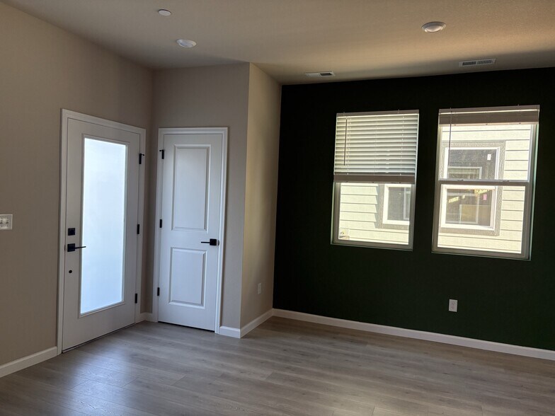 Building Photo - 978 Nettle Ln