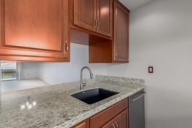 Building Photo - 7436 E Chaparral Rd