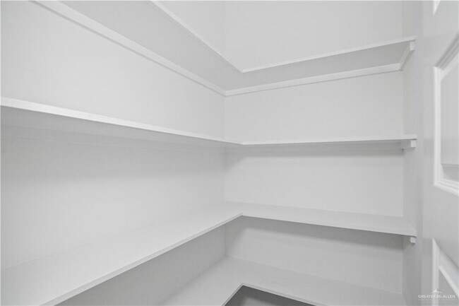 Building Photo - 28 Playa Dr