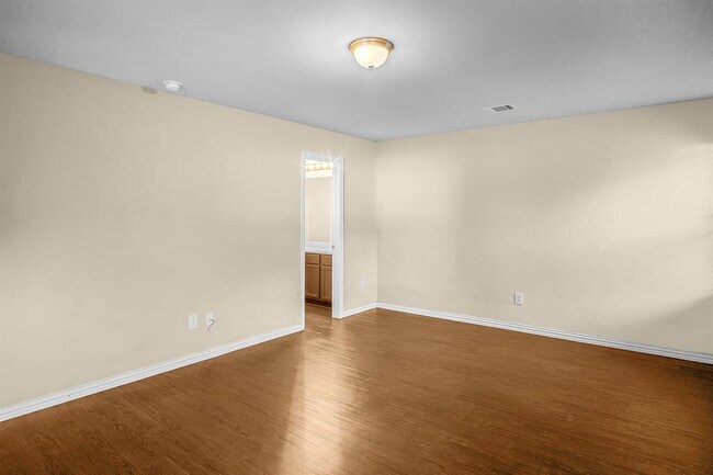 Building Photo - 1180 County Rd 3406