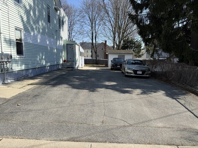 Building Photo - 16 Hudson St