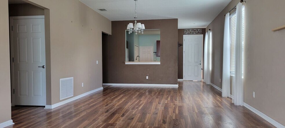 Building Photo - 1109 China Aster Way
