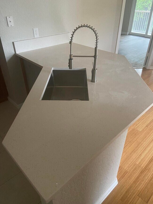 Building Photo - 152 Village Blvd