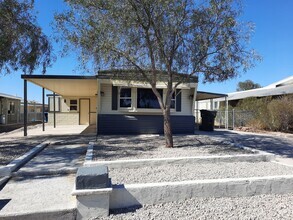 Building Photo - 3 bed/2bath mobile home walking distance t...