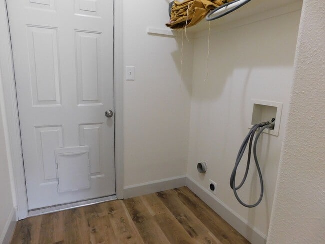 Building Photo - Recent Remodel