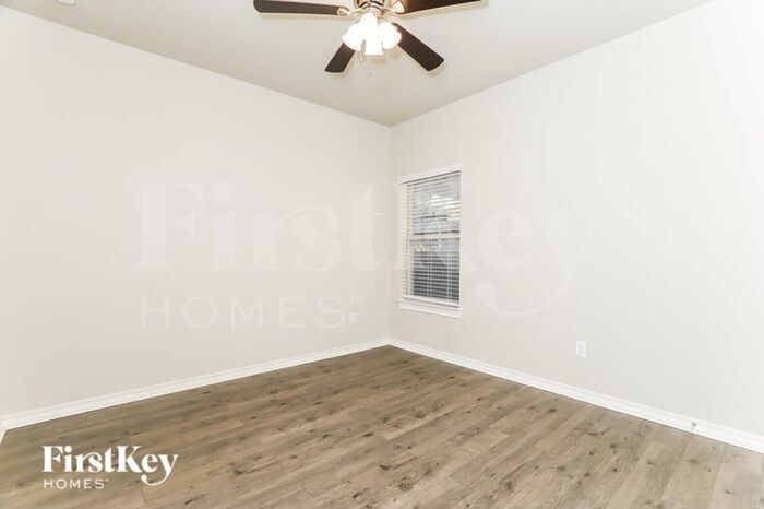 Building Photo - 8810 Kallison Arbor