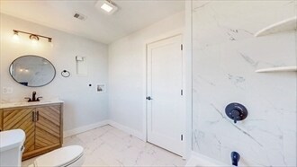 Building Photo - 24 Alfred St