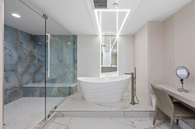 Building Photo - 3101 S Ocean Dr