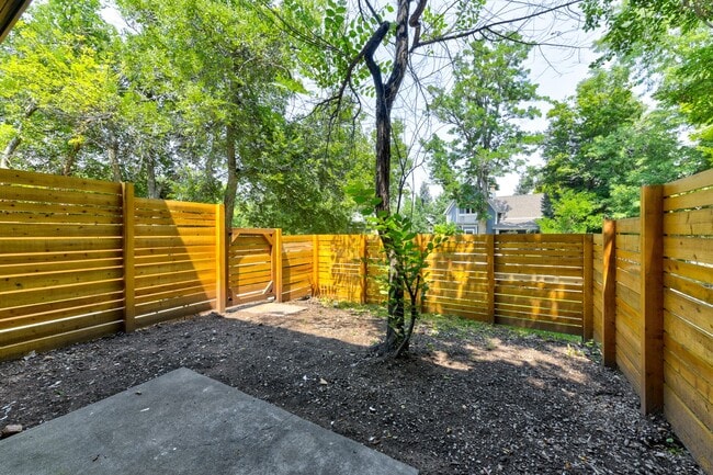 Building Photo - 616 Marine St