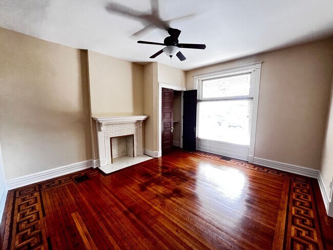 Building Photo - 1921 Frankfort Ave