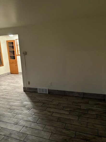 Building Photo - 8127 W Appleton Ave