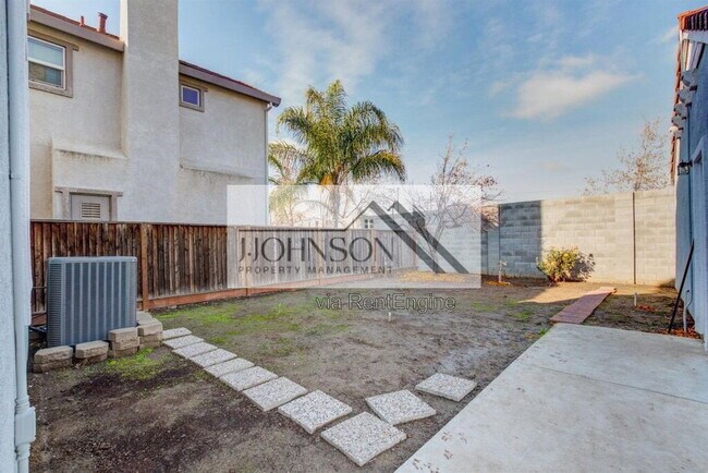 Building Photo - 2673 Merchant Dr