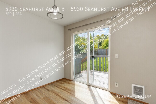 Building Photo - 5930 Seahurst Ave