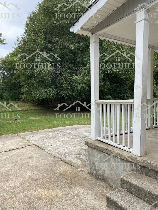 3Bed Ranch with Spacious Yard and Modern 118 Avondale Rd