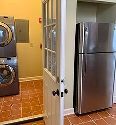 Full Size wash/dryer in-house - 1410 S Gaines St