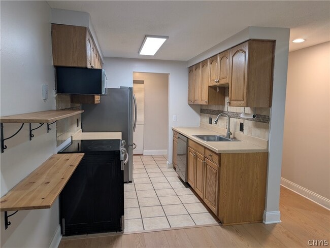 Building Photo - 273 Watertree Dr