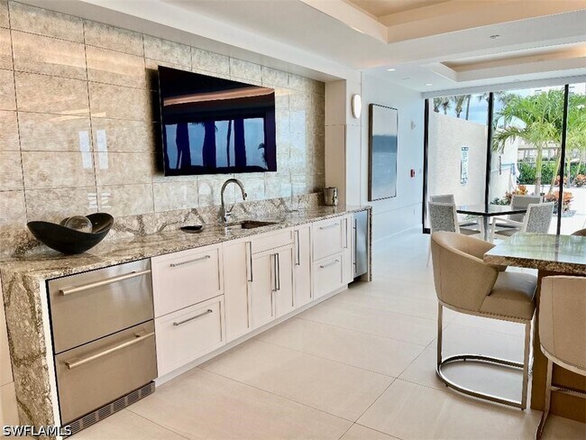 Building Photo - 4001 Gulf Shore Blvd N