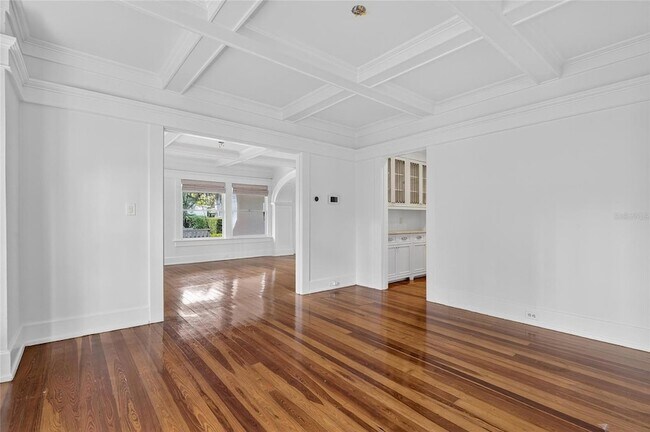 Building Photo - 3003 W Harbor View Ave