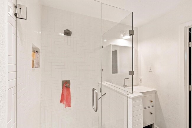 Building Photo - 9717 Hansford Dr