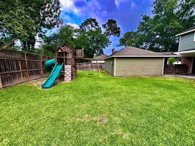 Building Photo - 17502 Cassina Dr
