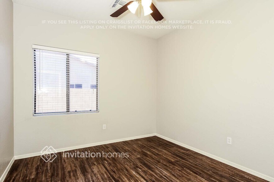 Building Photo - 14913 N 153rd Ave