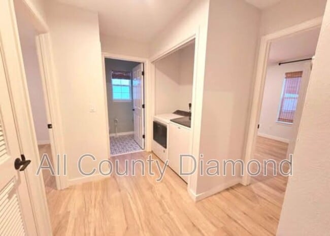 Building Photo - 126 Covington St