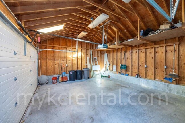 Building Photo - 4306 Fisher St