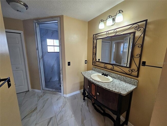 Building Photo - 2940 Dupont St